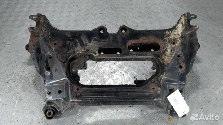 Балка передняя Nissan X-Trail T30 (2001-2006)