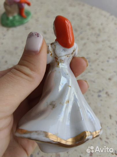 Фарфоровые статуэтки гармонист и танцовщицы