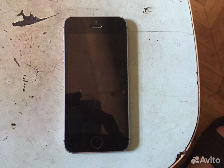 Телефон iPhone se