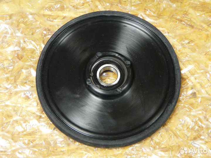 Ролик задний внутренний для снегохода Arctic-Cat