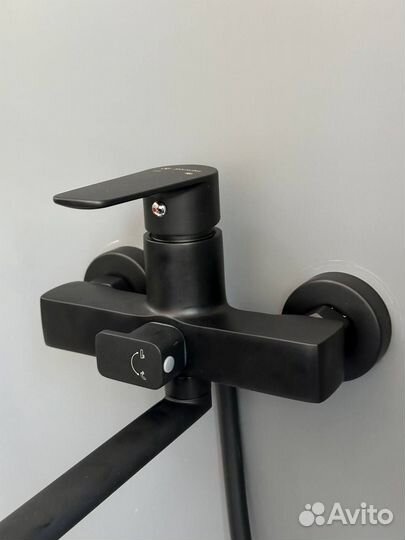 Смеситель для ванны и душа с лейкой