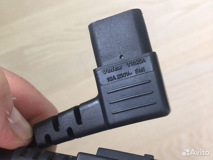 Кабель питания 220 В фирмы Volex угловой разъём