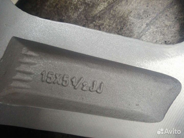 Литой диск r15