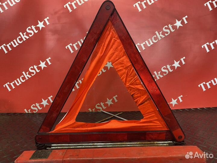 Знак аварийной остановки Renault T, Volvo FH