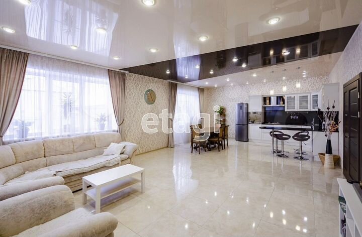 Коттедж 263 м² на участке 8,8 сот.