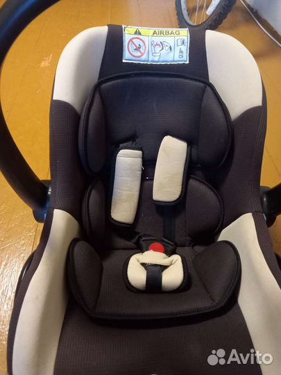 Детское автомобильное кресло люлька