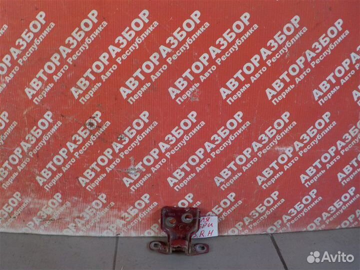 Петля двери нижняя задняя правая Renault Duster