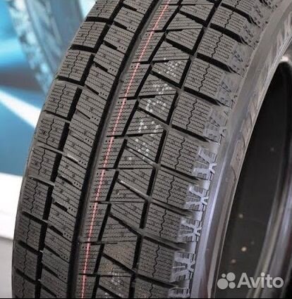 Bridgestone Blizzak Revo GZ 225/50 R17 94S