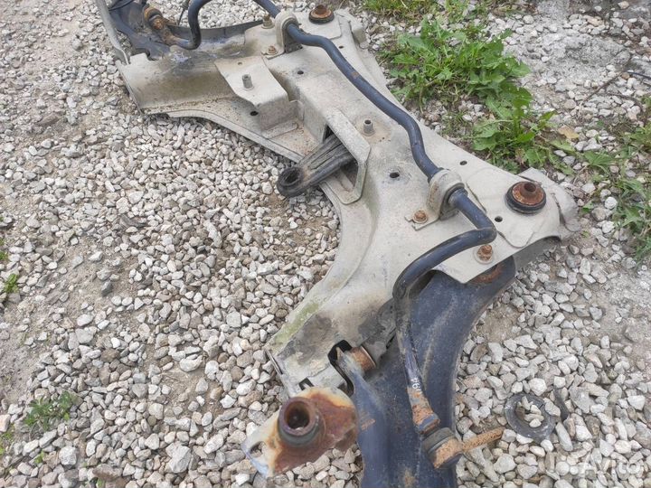 Подрамник передний Renault Megane 2