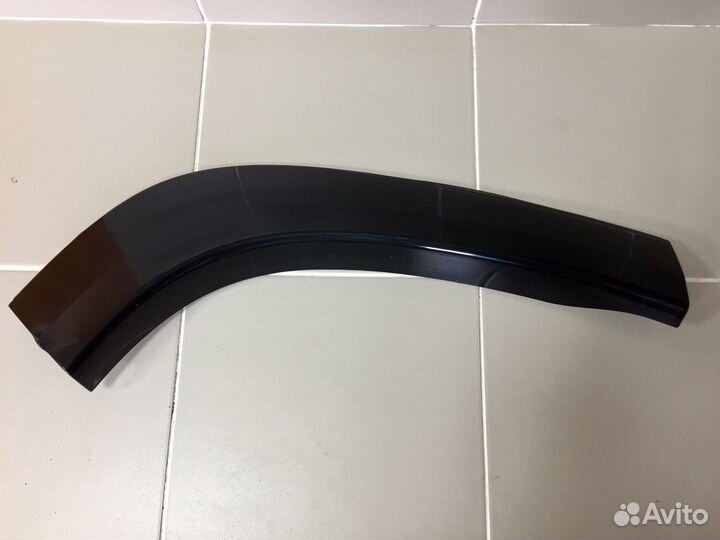 Накладка зад правого крыла Mitsubishi Pajero Sport