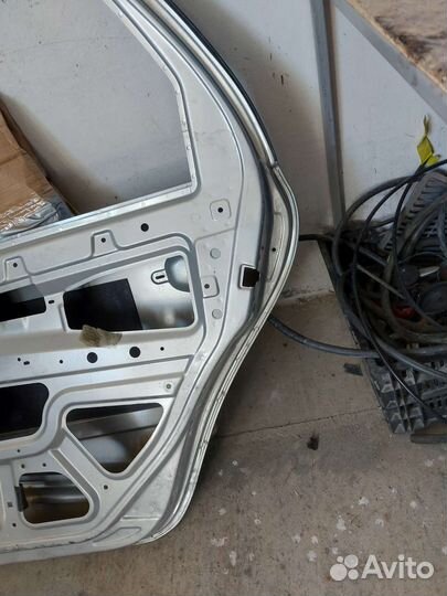 Дверь задняя правая granta