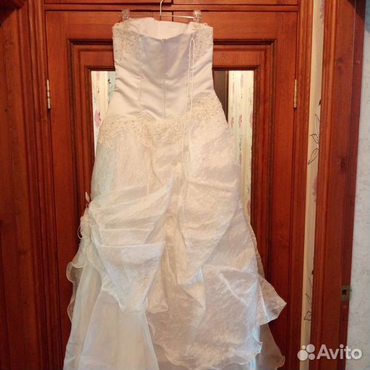 Свадебное платье с перчатками