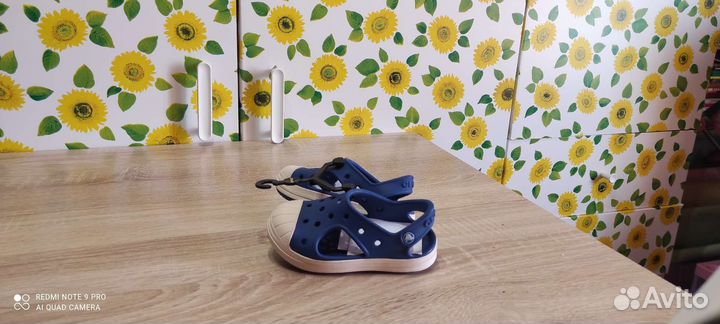 Crocs bump сандали с7