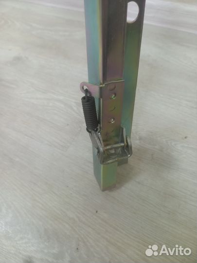 Направляющая сдвижной двери нижняя Газель 2705