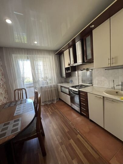 4-к. квартира, 80 м², 8/10 эт.