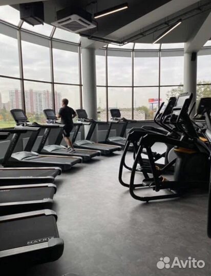 Абонемент в премиум фитнес клуб на 9 месяцев