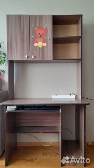 Продается письменный стол