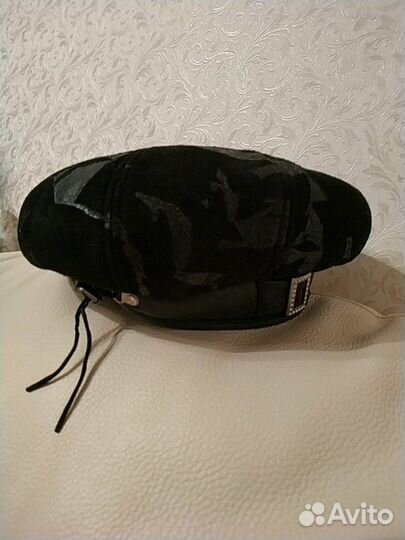 Берет из натуральной замши и кожи