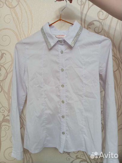 Блузки школьные в отличном состоянии