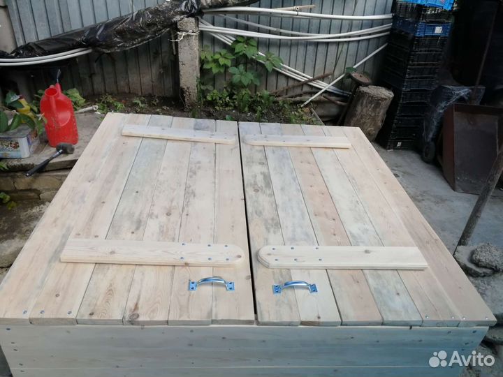 Детская песочница с крышкой