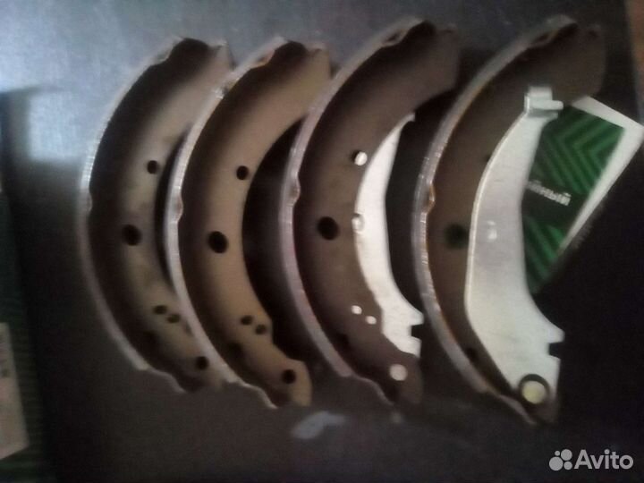 Новые тормозные колодки VW Polo