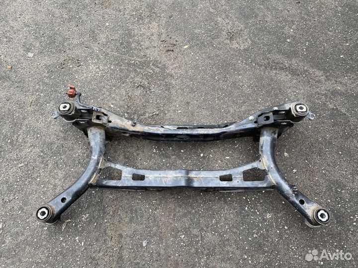 Задний подрамник Volkswagen Passat B8