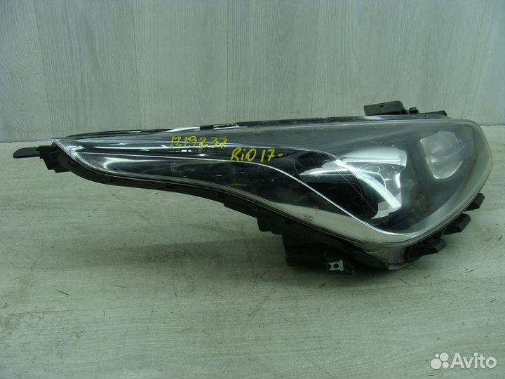 Фара правая Kia Rio