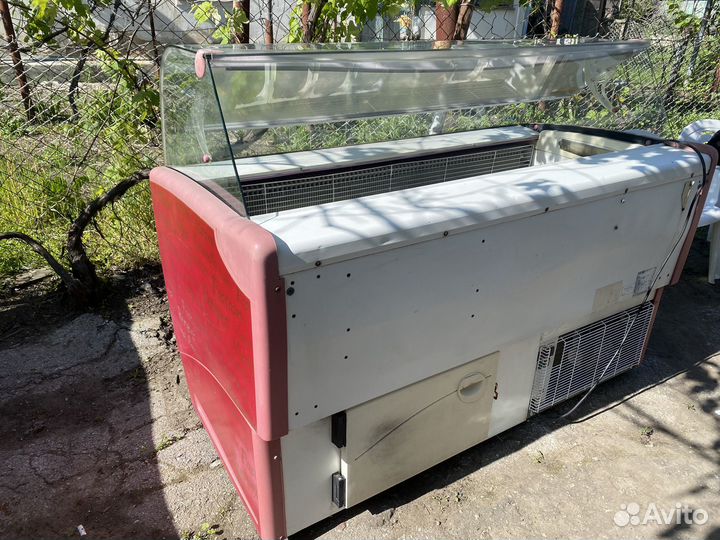 Холодильная витрина для мороженного