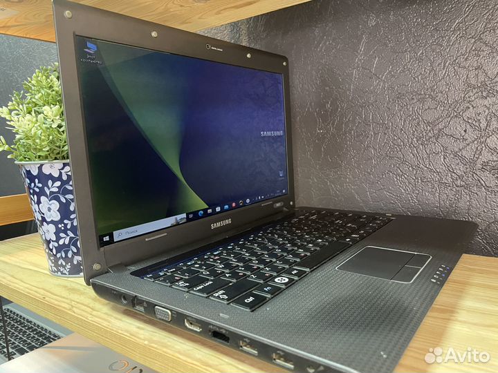 Ноутбук Samsung / 14