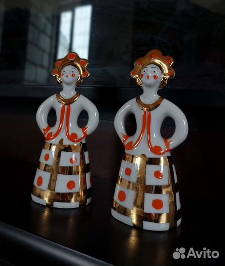 Фарфоровая статуэтка 