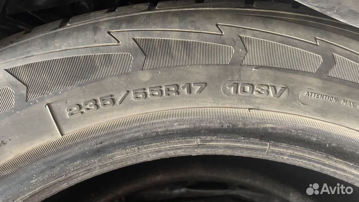 Goodyear UltraGrip Performance 235/55 R17 103V