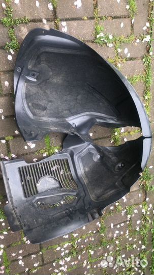 Tesla подкрылок передний правый новый