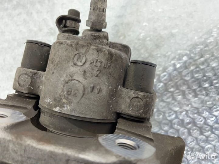 Суппорт тормозной задний правый Bmw X5 E70 N55B30