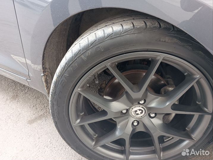 Lassa Phenoma 215/45 R17