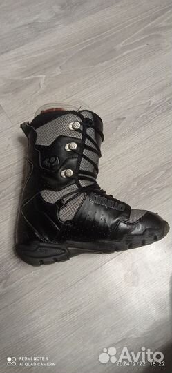 Сноубордические ботинки 42