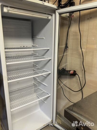 Холодильная витрина бу