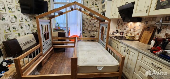 Большая детская кровать домик для двоих