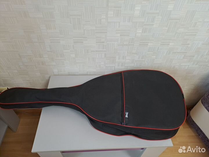 Акустическая гитара