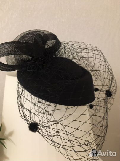 Новая.Шляпа элегантная с вуалью из сетки