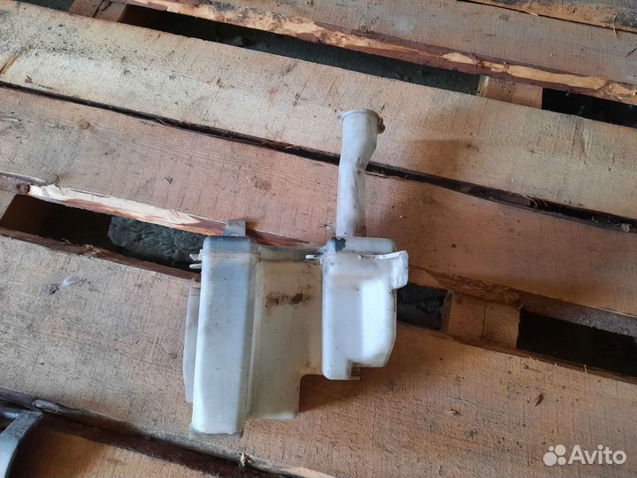 Бачок омывателя Mitsubishi lancer 9