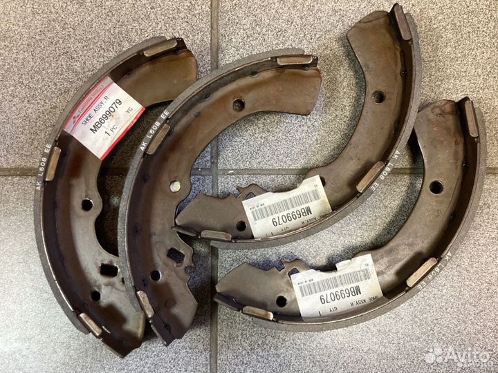 Колодки барабанные mitsubishi delica, L200, L300