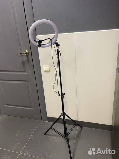 Кольцевая лампа со штативом