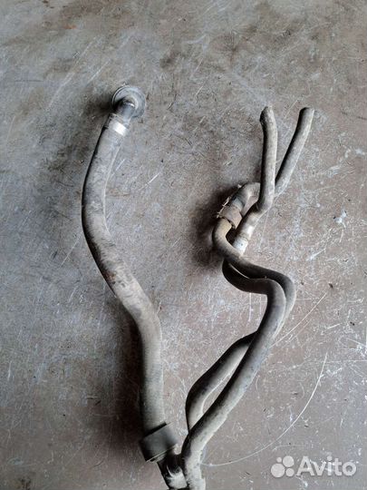 Патрубок охлаждения Mercedes W211