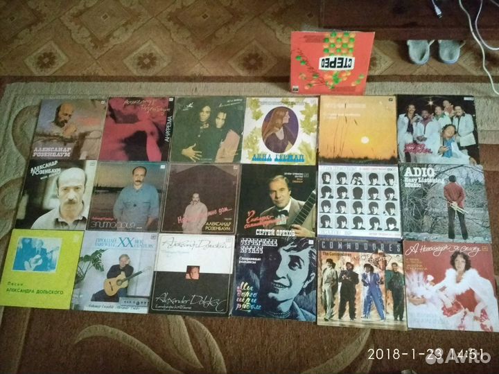 Аудио кассеты, винил, видео VHS