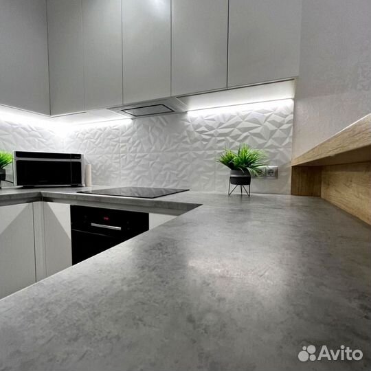 Кухонный гарнитур в стиле хай тек