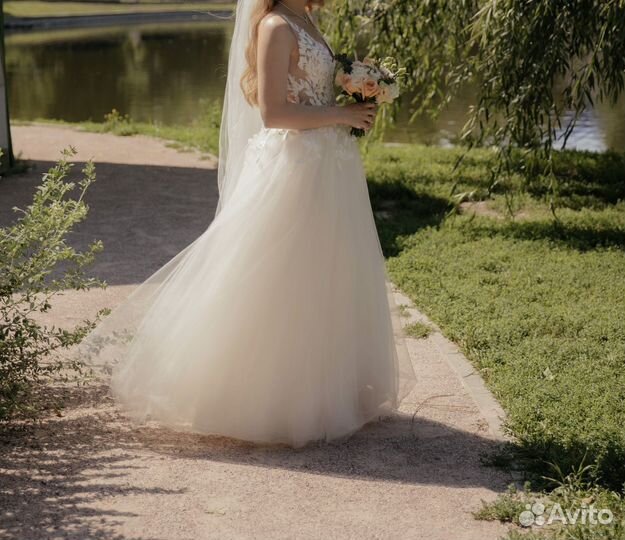 Свадебное платье 44