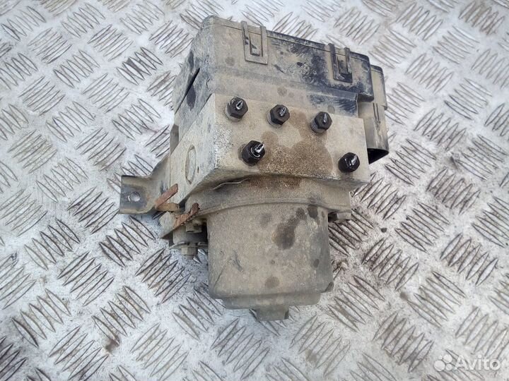 Блок ABS (насос) Mitsubishi Montero Sport