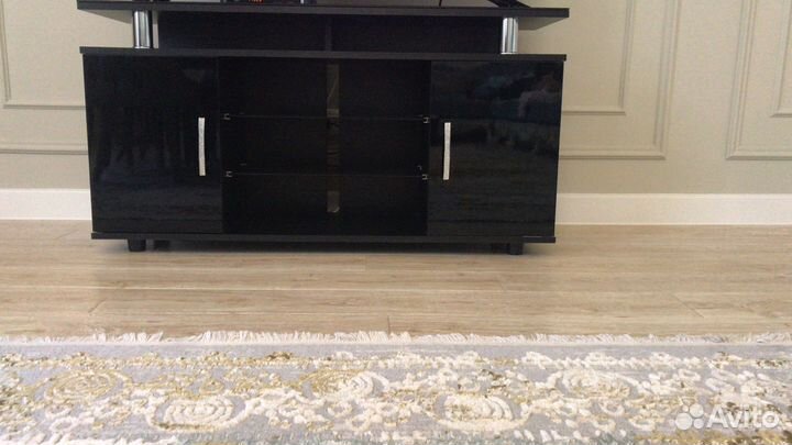Тумба под телевизор