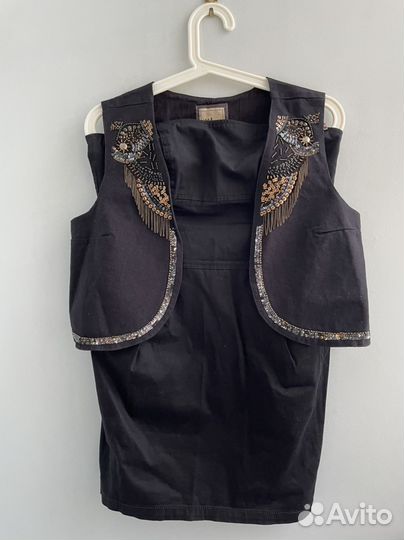 Платье с жилеткой