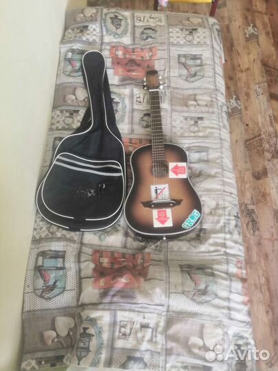 Акустическая гитара